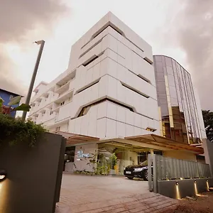 Hilux Courtyard Hotel