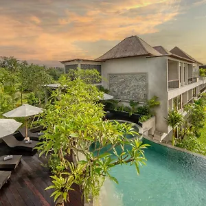 Emana Akatara Hotel
